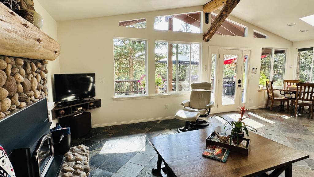 Idyllwild, CA 92549,25275 Norwood DR