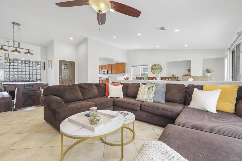 La Quinta, CA 92253,47845 Via Jardin