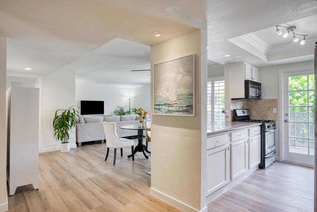 Palm Springs, CA 92262,400 N Sunrise WAY #220