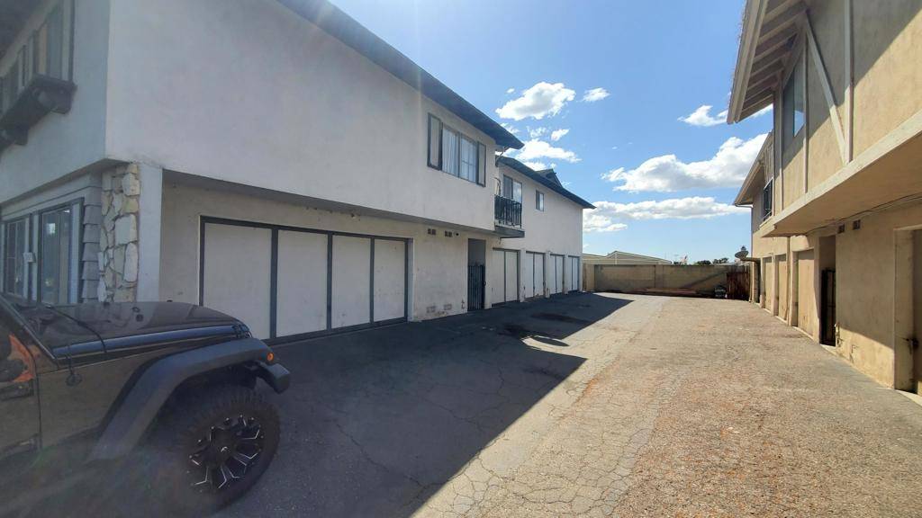 Orange, CA 92867,3040 E Mayfair AVE #1-4