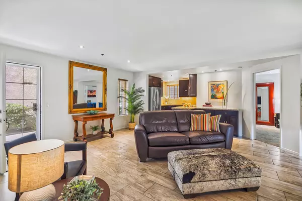 2700 Lawrence Crossley RD #103, Palm Springs, CA 92264