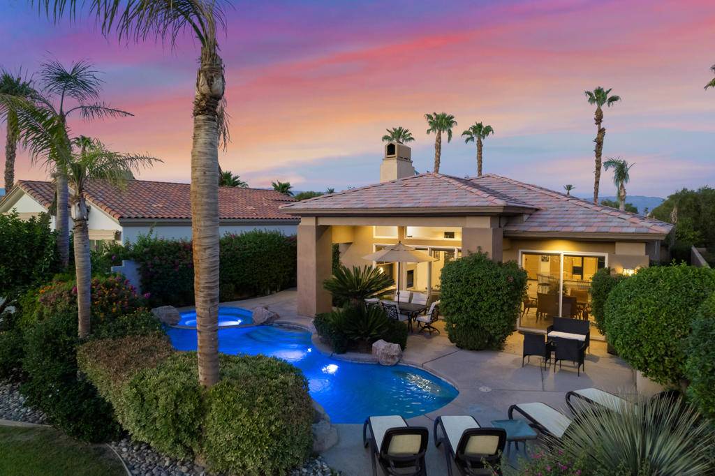 727 Arrowhead DR, Palm Desert, CA 92211