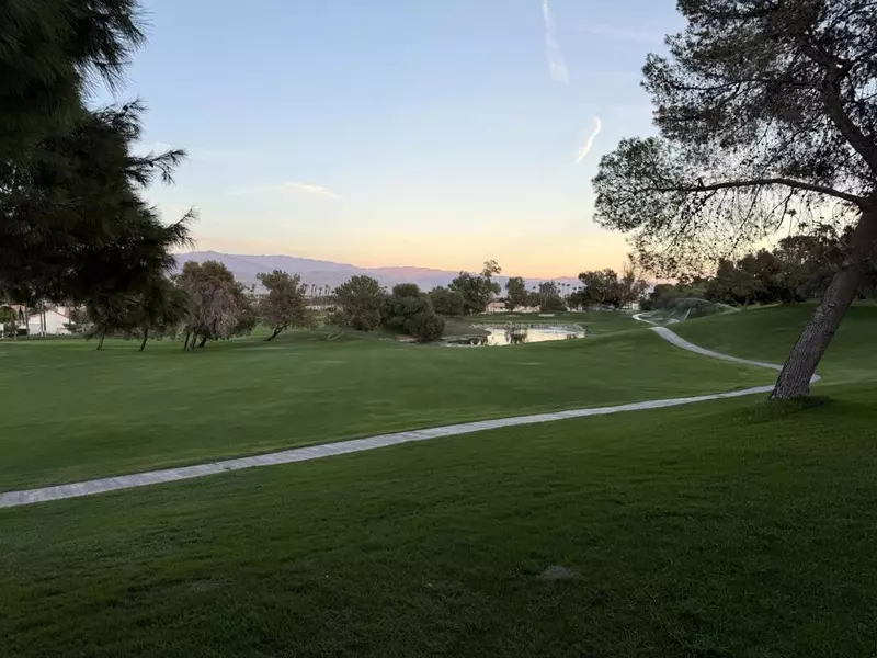 342 Vista Royale DR, Palm Desert, CA 92211