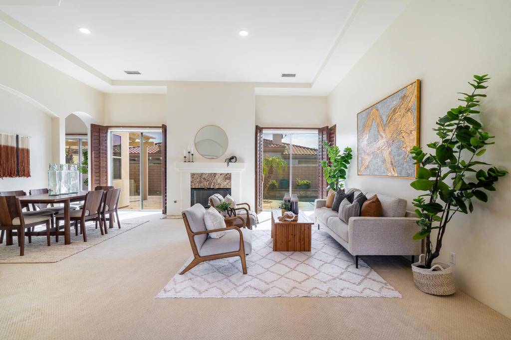 La Quinta, CA 92253,49590 Loren CT