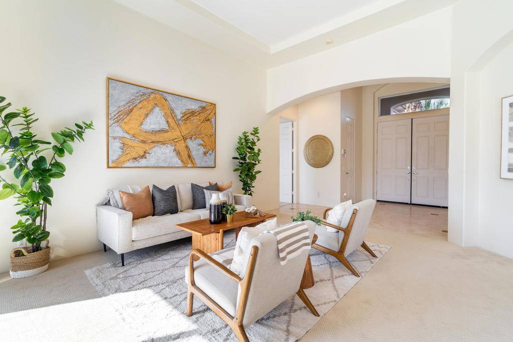 La Quinta, CA 92253,49590 Loren CT