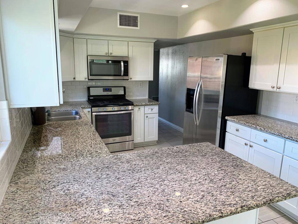 Palm Desert, CA 92260,74160 Chicory ST