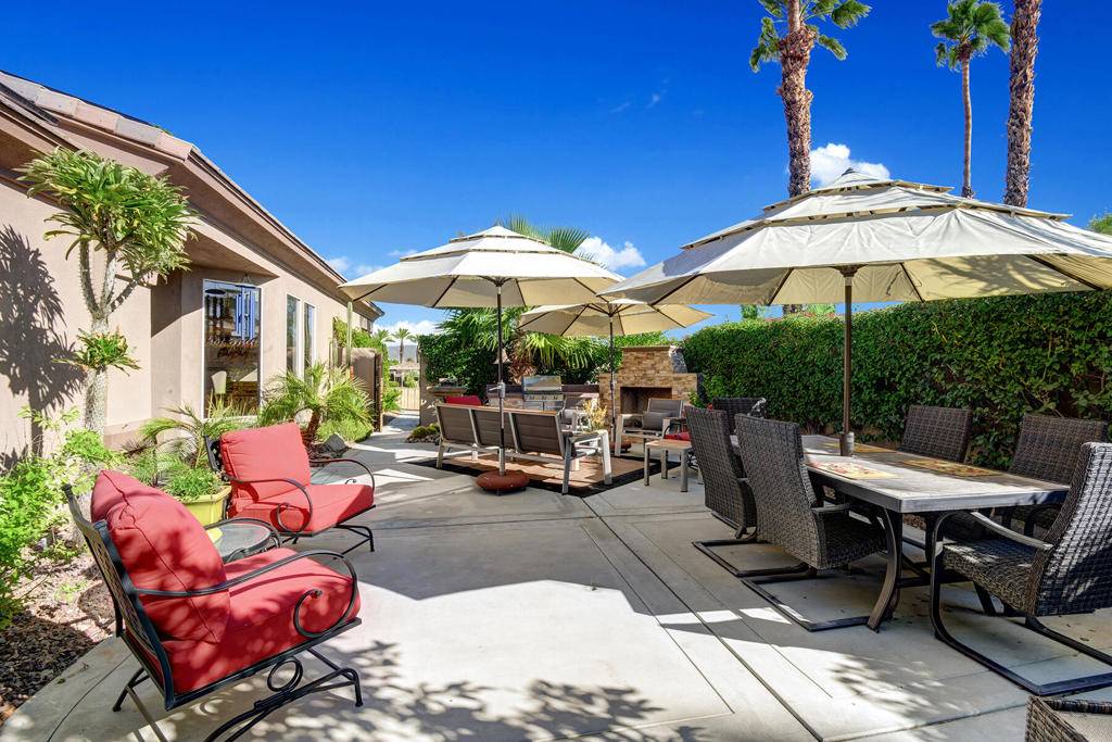 Palm Desert, CA 92211,440 Desert Holly DR