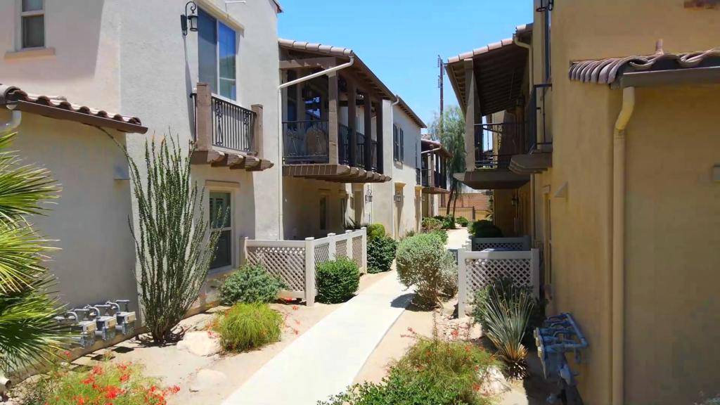 238 Paseo Bravo, Palm Desert, CA 92211