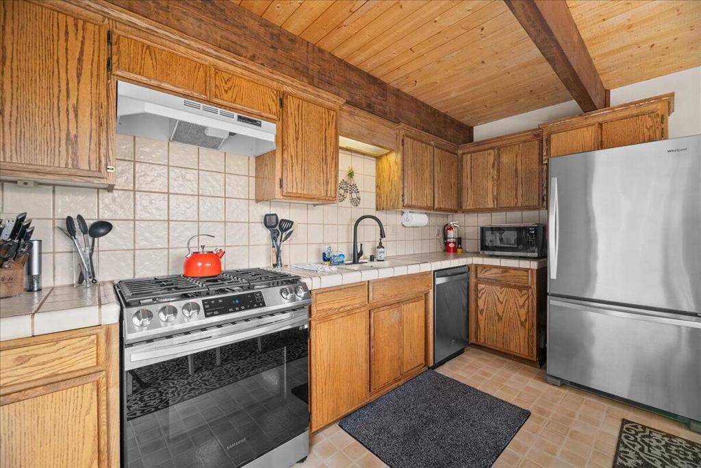 Big Bear, CA 92315,43289 Shasta RD
