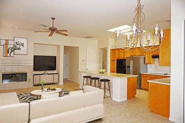 Palm Desert, CA 92211,78438 Condor