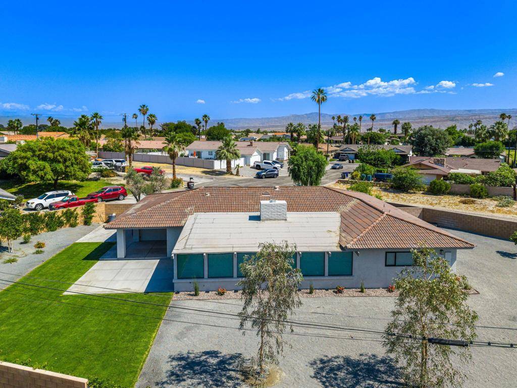La Quinta, CA 92253,79869 Hummingbird LN