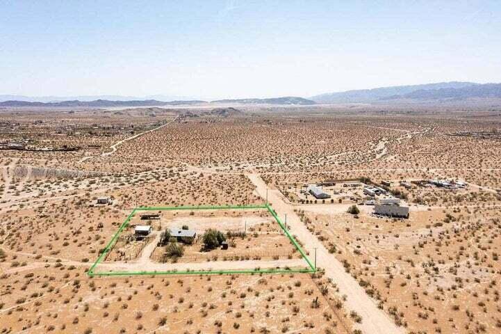 Joshua Tree, CA 92252,4176 Avenida Del Sol
