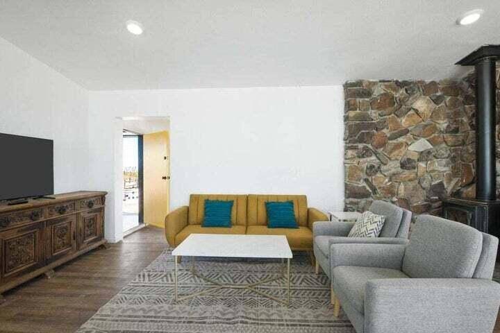 Joshua Tree, CA 92252,1524 Mile Square RD