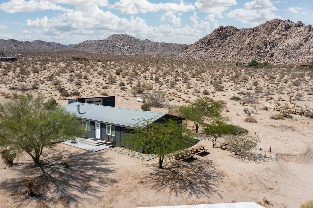 Joshua Tree, CA 92252,7122 Sunkist RD