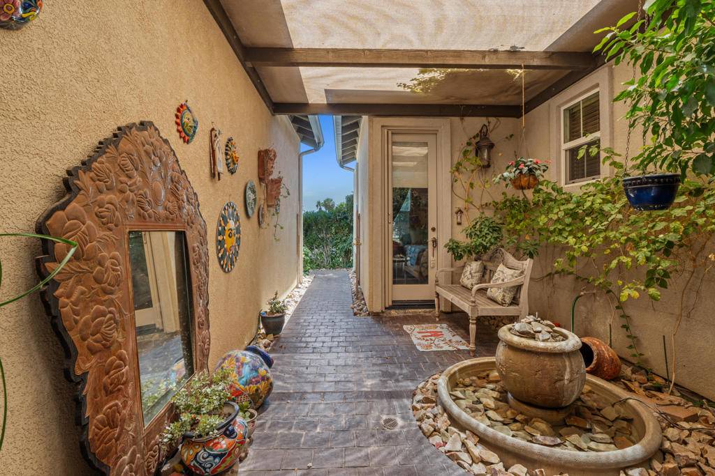 Rancho Mirage, CA 92270,5 Lake Louise CT