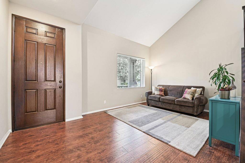 Santa Ana, CA 92704,3341 Taurus LN