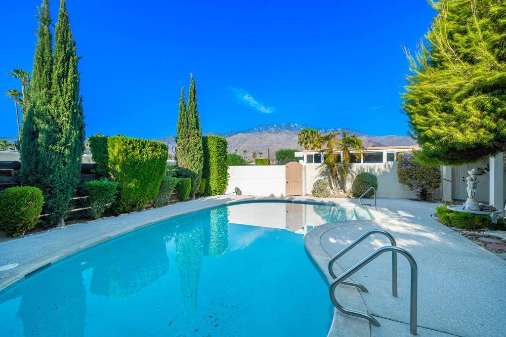 Palm Springs, CA 92262,682 N Monterey RD