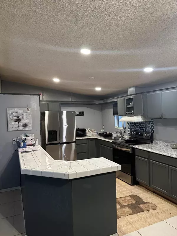 Thermal, CA 92274,1204 Shore Garden ST
