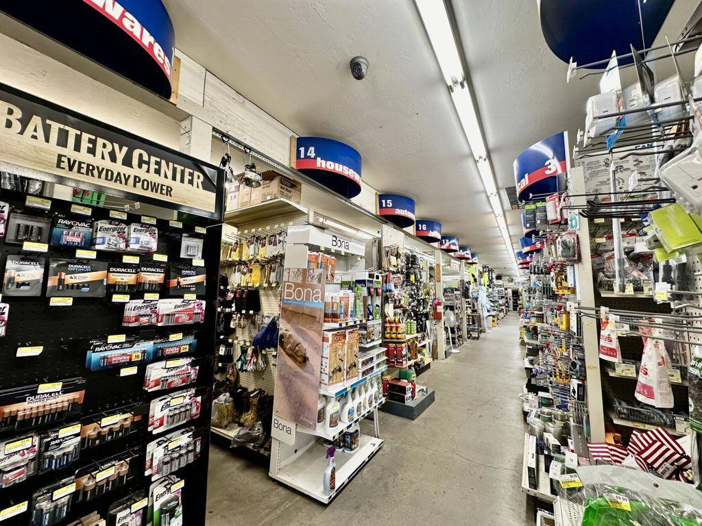 Idyllwild, CA 92549,54200 Pine Crest AVE