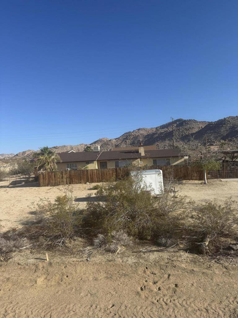 29 Palms, CA 92277,6767 Peterson RD
