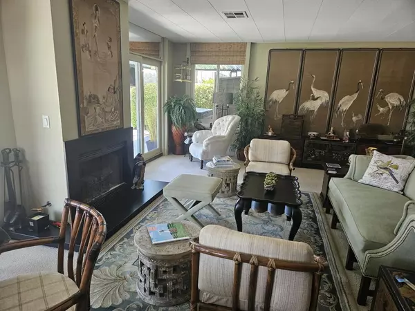 Palm Springs, CA 92264,163 Vista De Oeste
