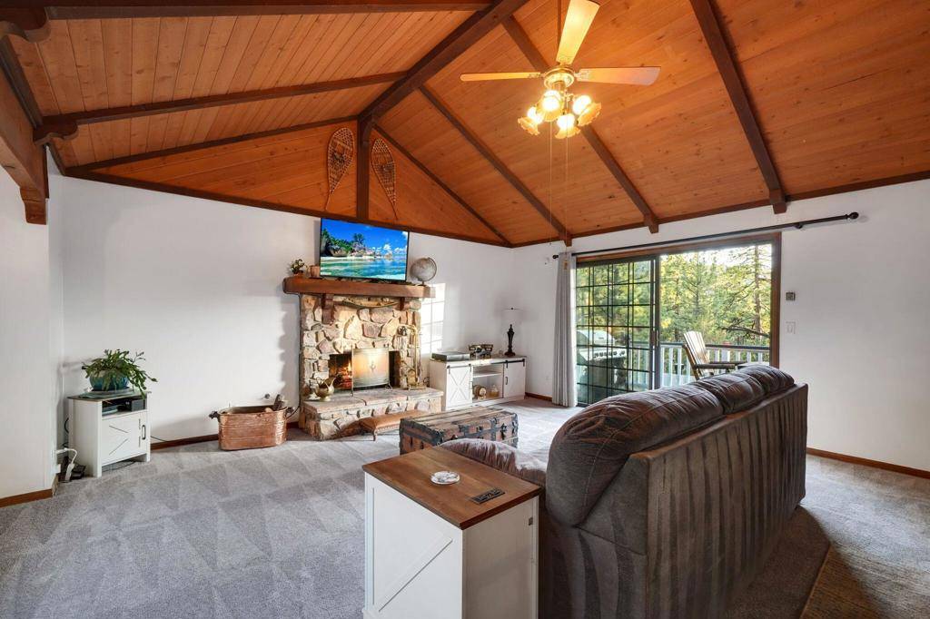 Big Bear, CA 92315,574 Lucerne Drive DR