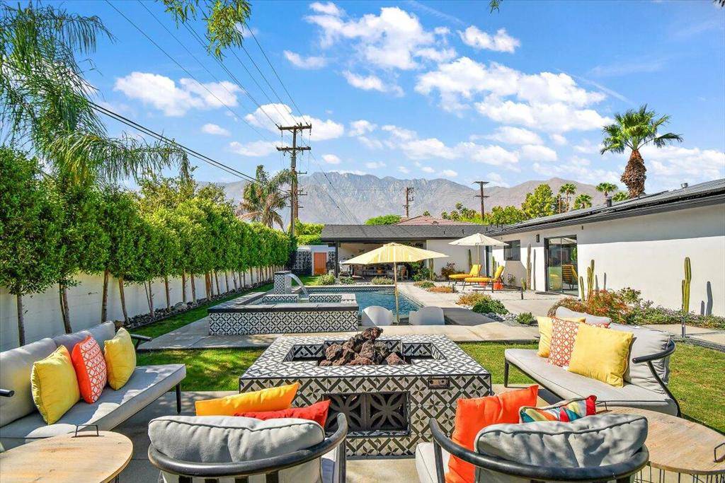 Palm Springs, CA 92262,565 W Yorba RD