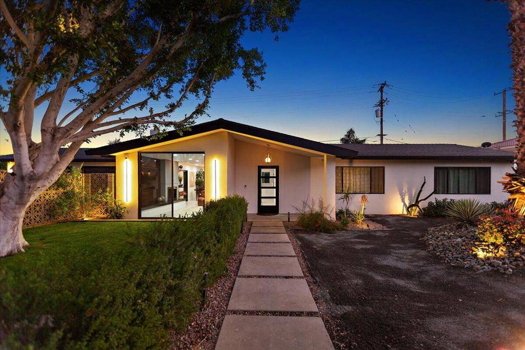 Palm Springs, CA 92262,565 W Yorba RD