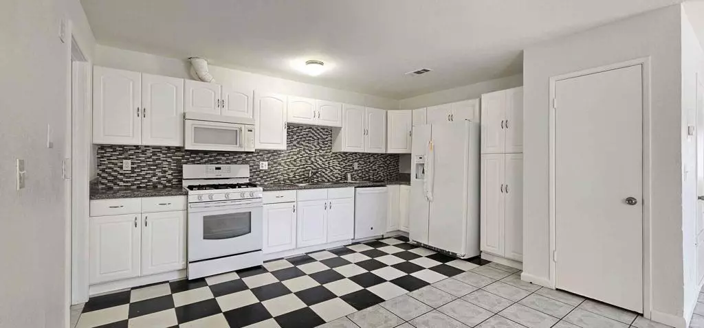 Cathedral City, CA 92234,68780 Arrowhead RD #B