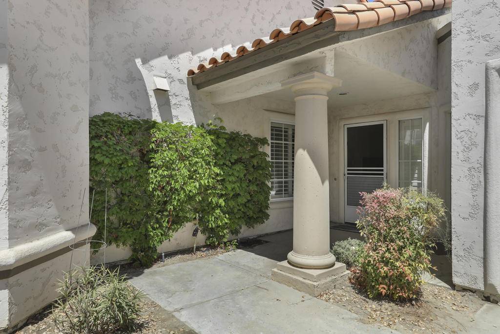 Palm Desert, CA 92211,450 Desert Falls DR N