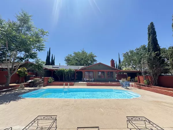 7585 Joshua LN, Yucca Valley, CA 92284