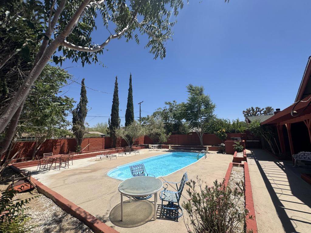 Yucca Valley, CA 92284,7585 Joshua LN