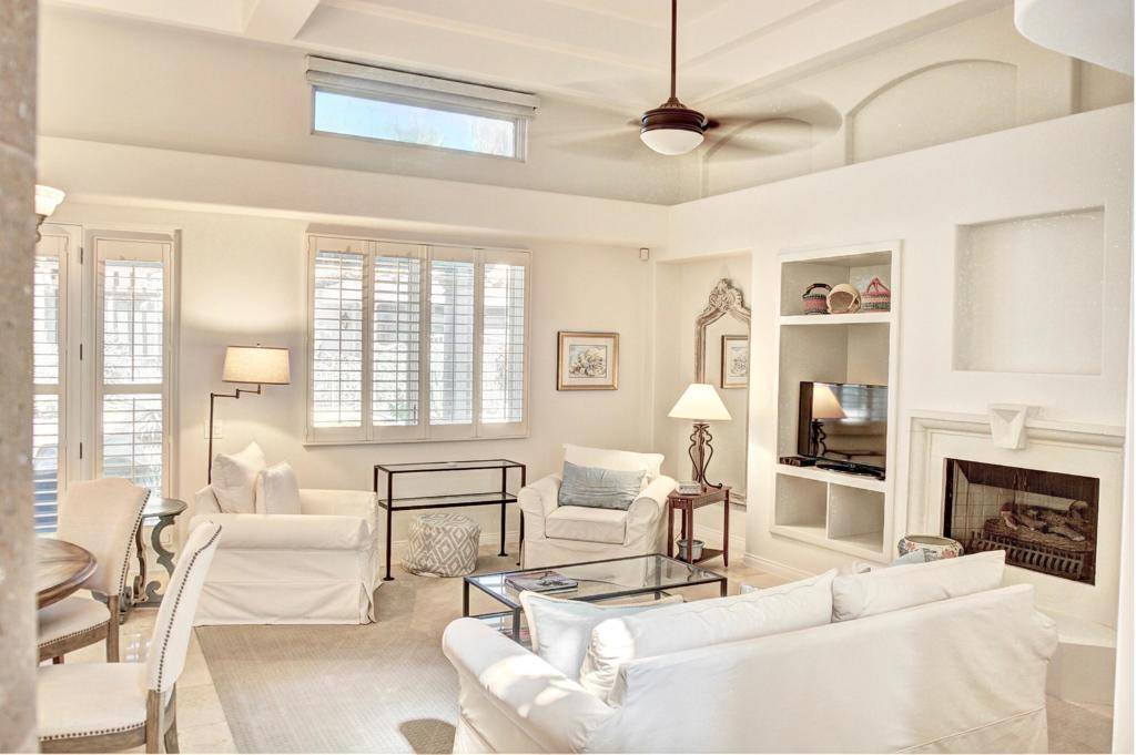 Palm Desert, CA 92260,308 Piazza Roma