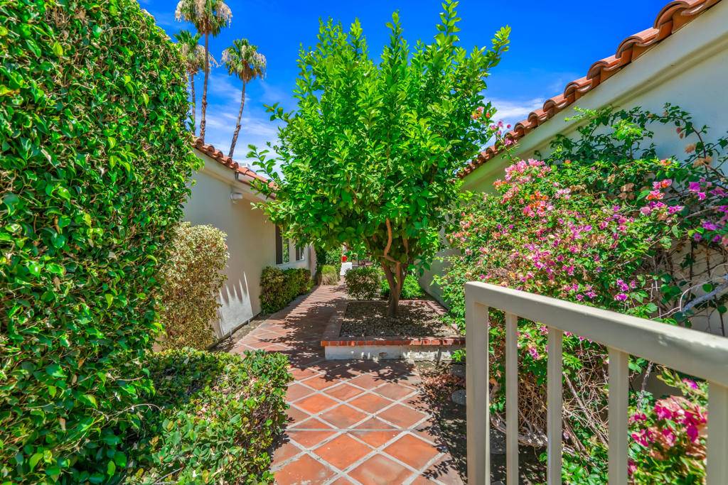 Palm Desert, CA 92211,43850 Via Granada