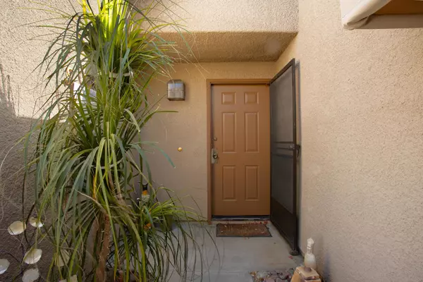 Palm Desert, CA 92260,72495 Desert Flower DR