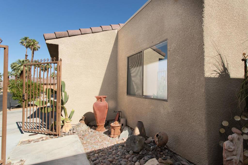 Palm Desert, CA 92260,72495 Desert Flower DR