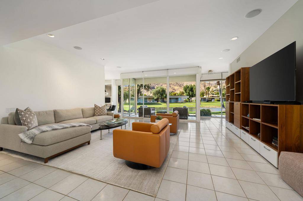 Palm Springs, CA 92264,337 Westlake TER