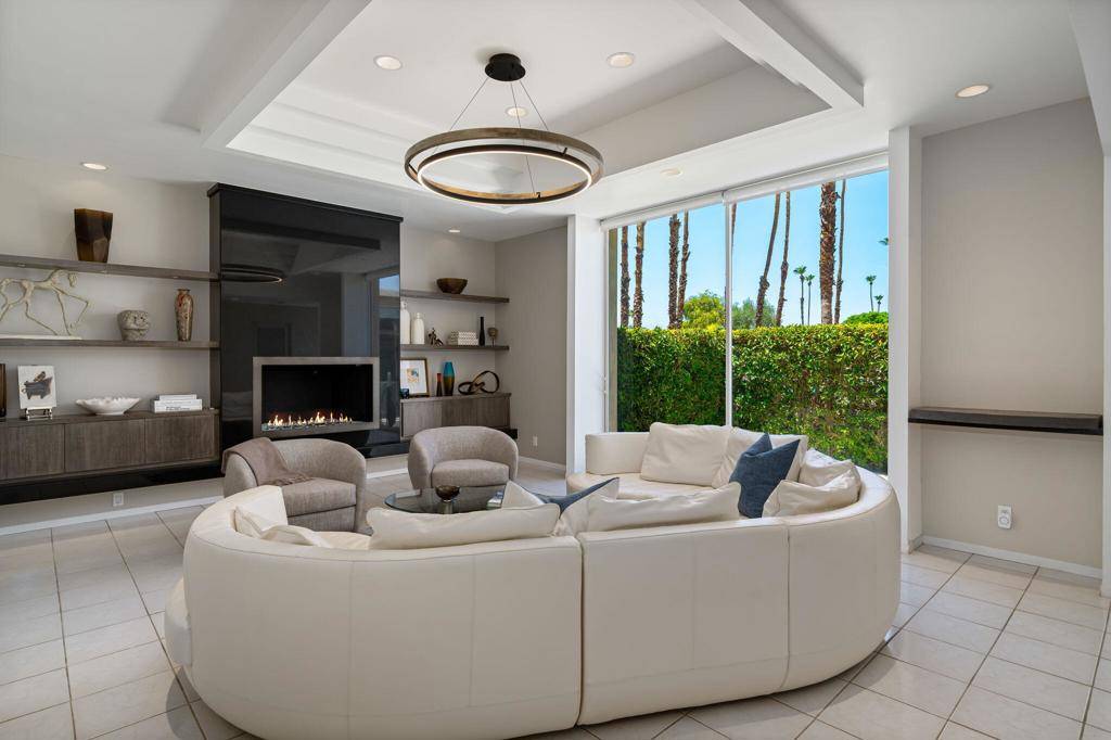 Palm Springs, CA 92264,337 Westlake TER