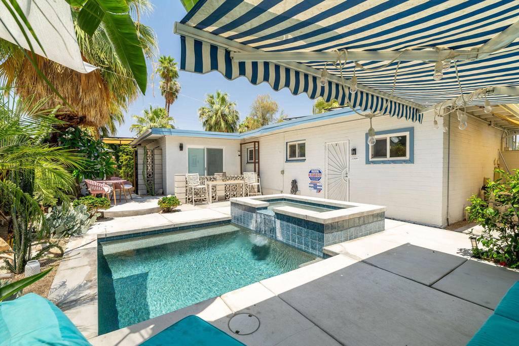 689 E Camino Parocela, Palm Springs, CA 92264