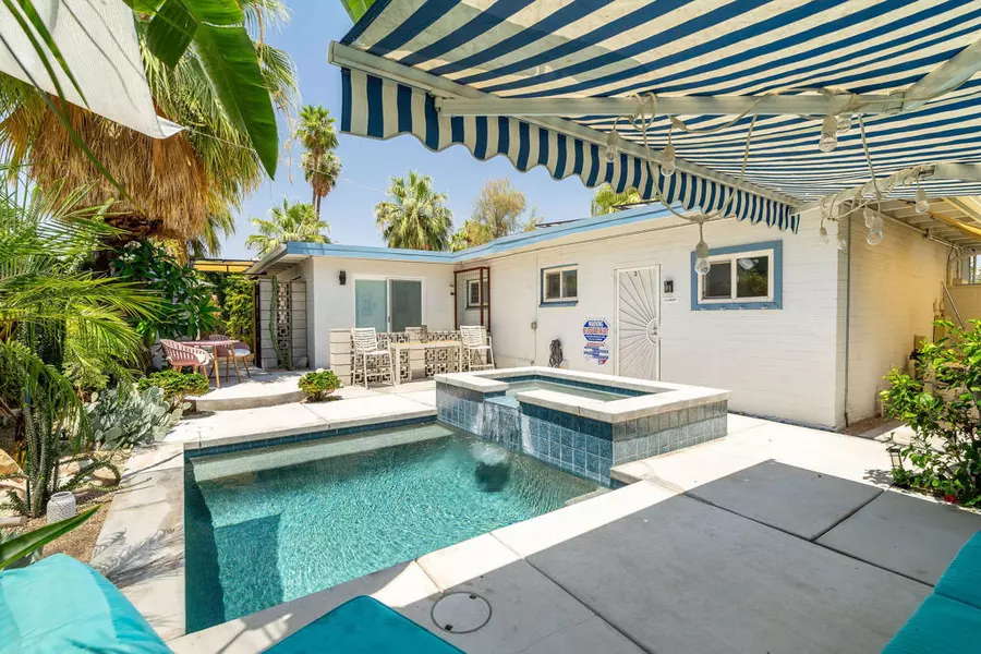 689 E Camino Parocela, Palm Springs, CA 92264