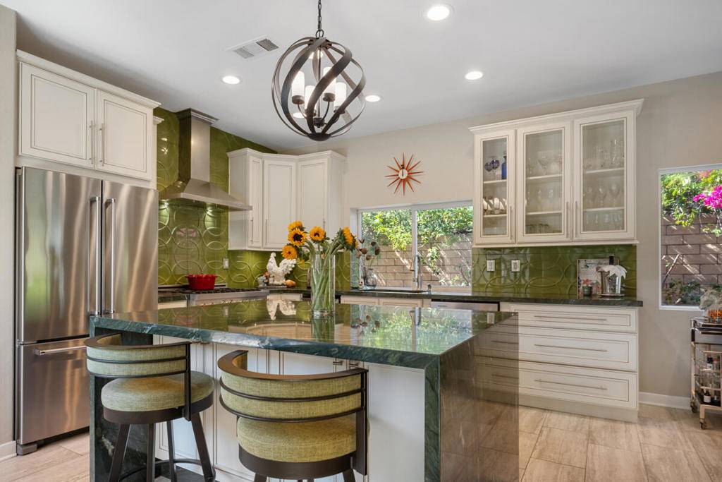 642 E Daisy ST, Palm Springs, CA 92262