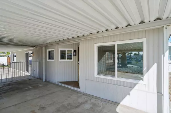 Thousand Palms, CA 92276,32585 Saint Andrews DR
