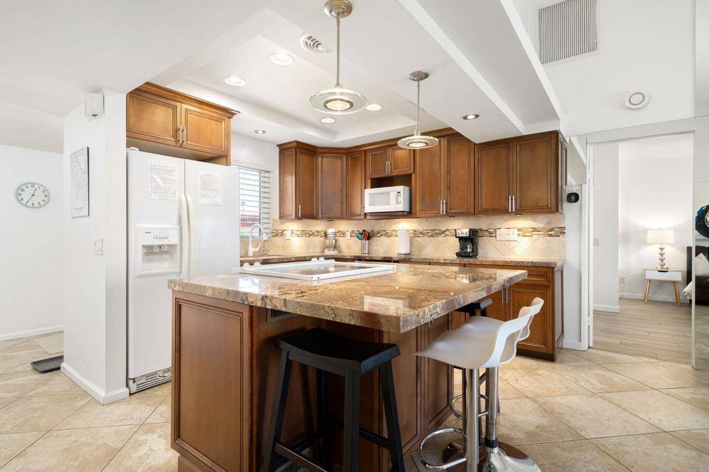 Palm Desert, CA 92211,40960 La Costa CIR W