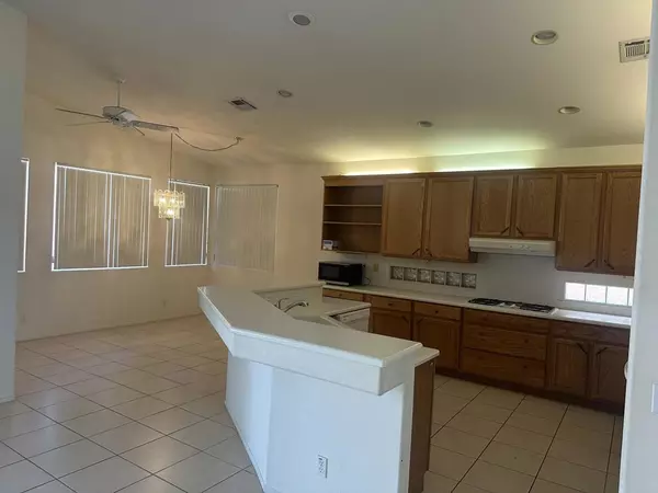 La Quinta, CA 92253,79528 Morning Glory CT