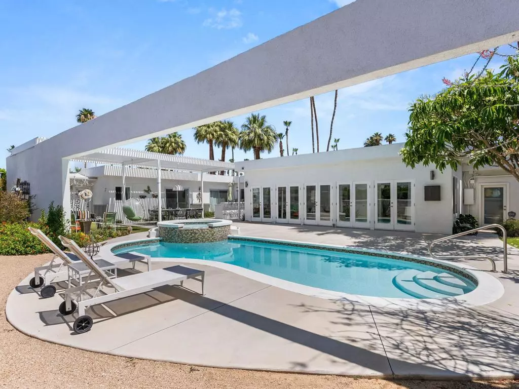 Palm Springs, CA 92264,958 E Mesquite AVE