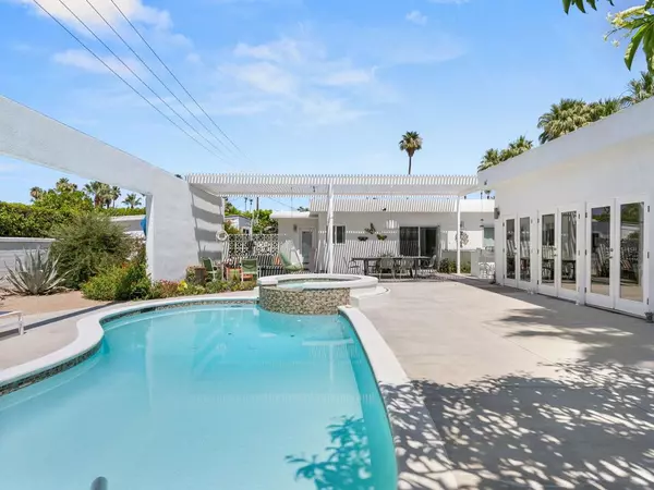 Palm Springs, CA 92264,958 E Mesquite AVE