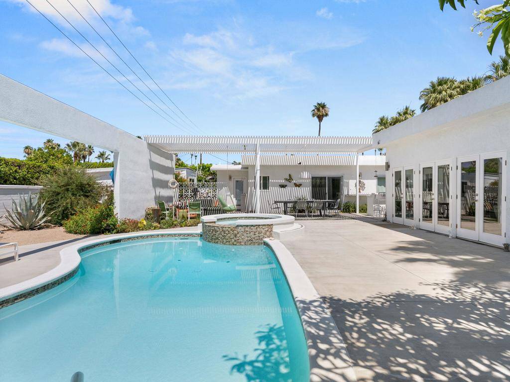 Palm Springs, CA 92264,958 E Mesquite AVE