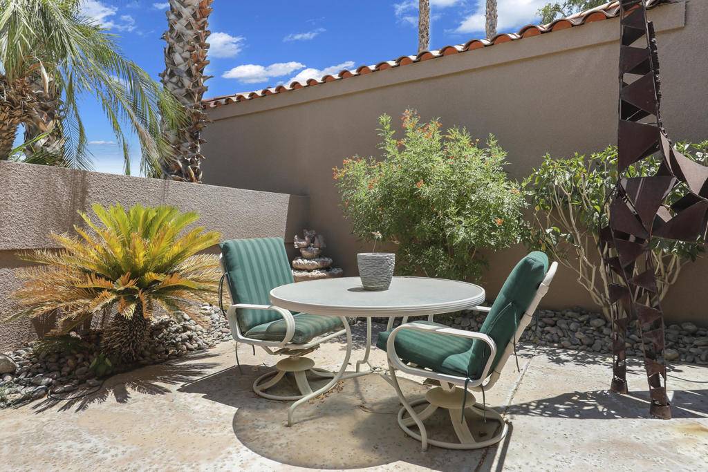 Rancho Mirage, CA 92270,141 Lake Shore DR