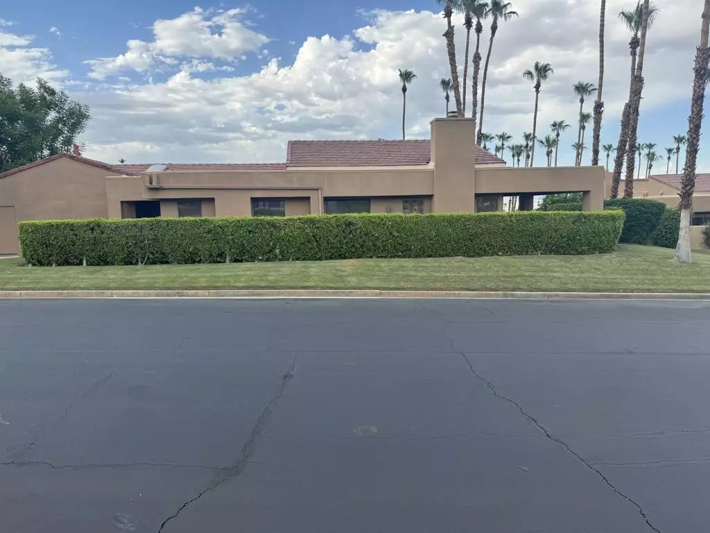 Palm Desert, CA 92260,49148 Quercus LN