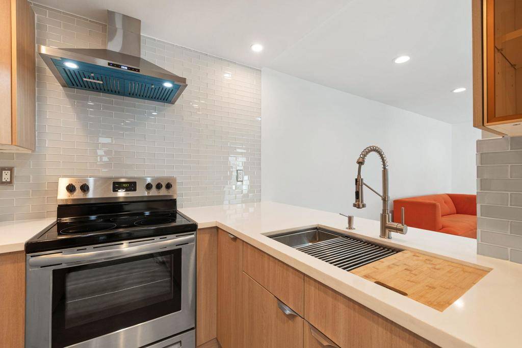 Palm Springs, CA 92262,280 S Avenida Caballeros #102